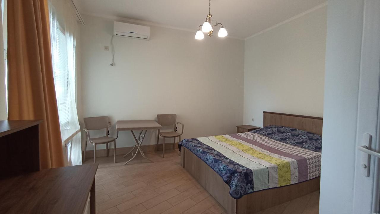 Guest House Karla Кобулети Экстерьер фото
