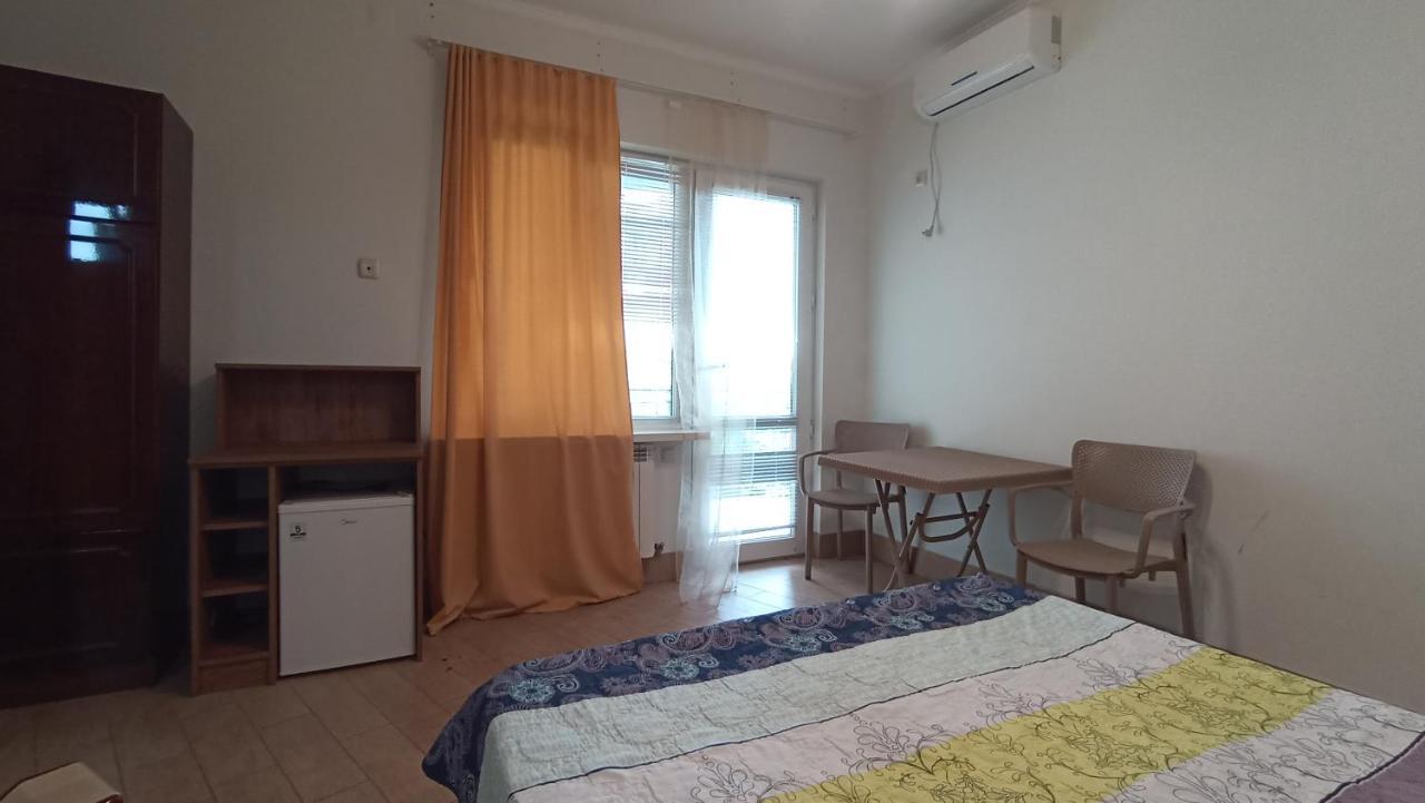 Guest House Karla Кобулети Экстерьер фото