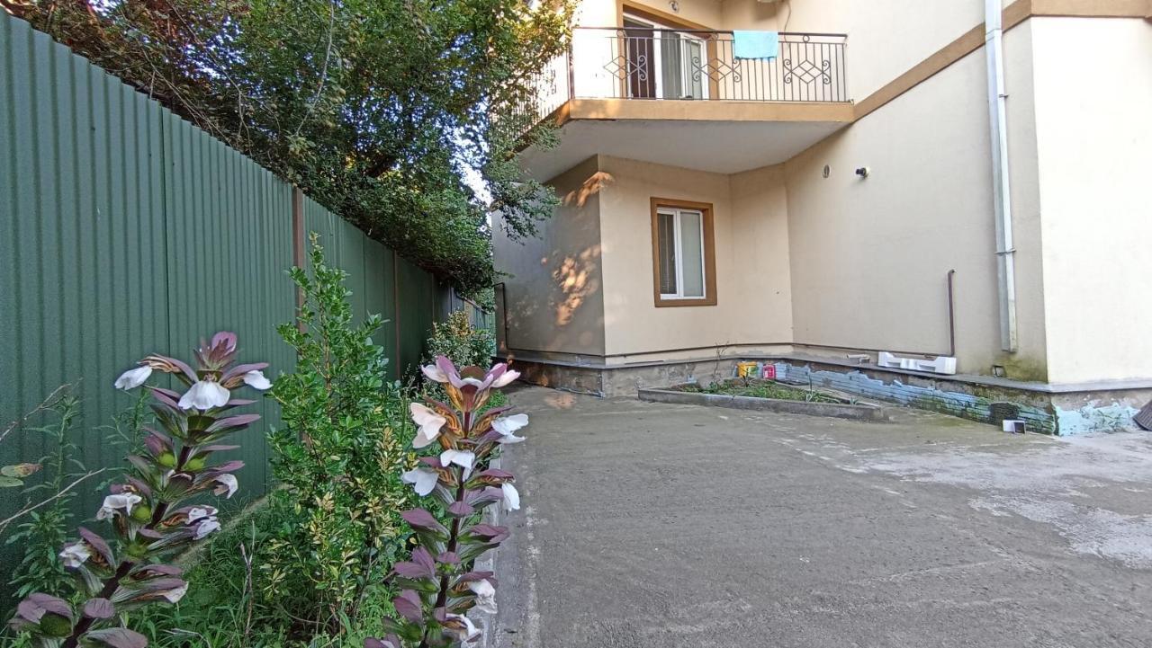 Guest House Karla Кобулети Экстерьер фото